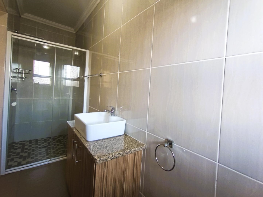 4 Bedroom Property for Sale in Heuwelsig Free State